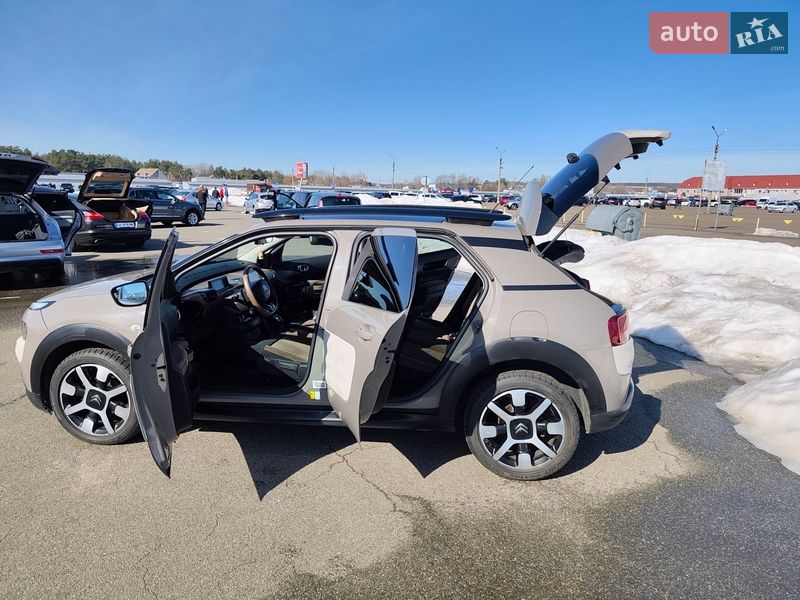 Позашляховик / Кросовер Citroen C4 Cactus 2015 в Києві