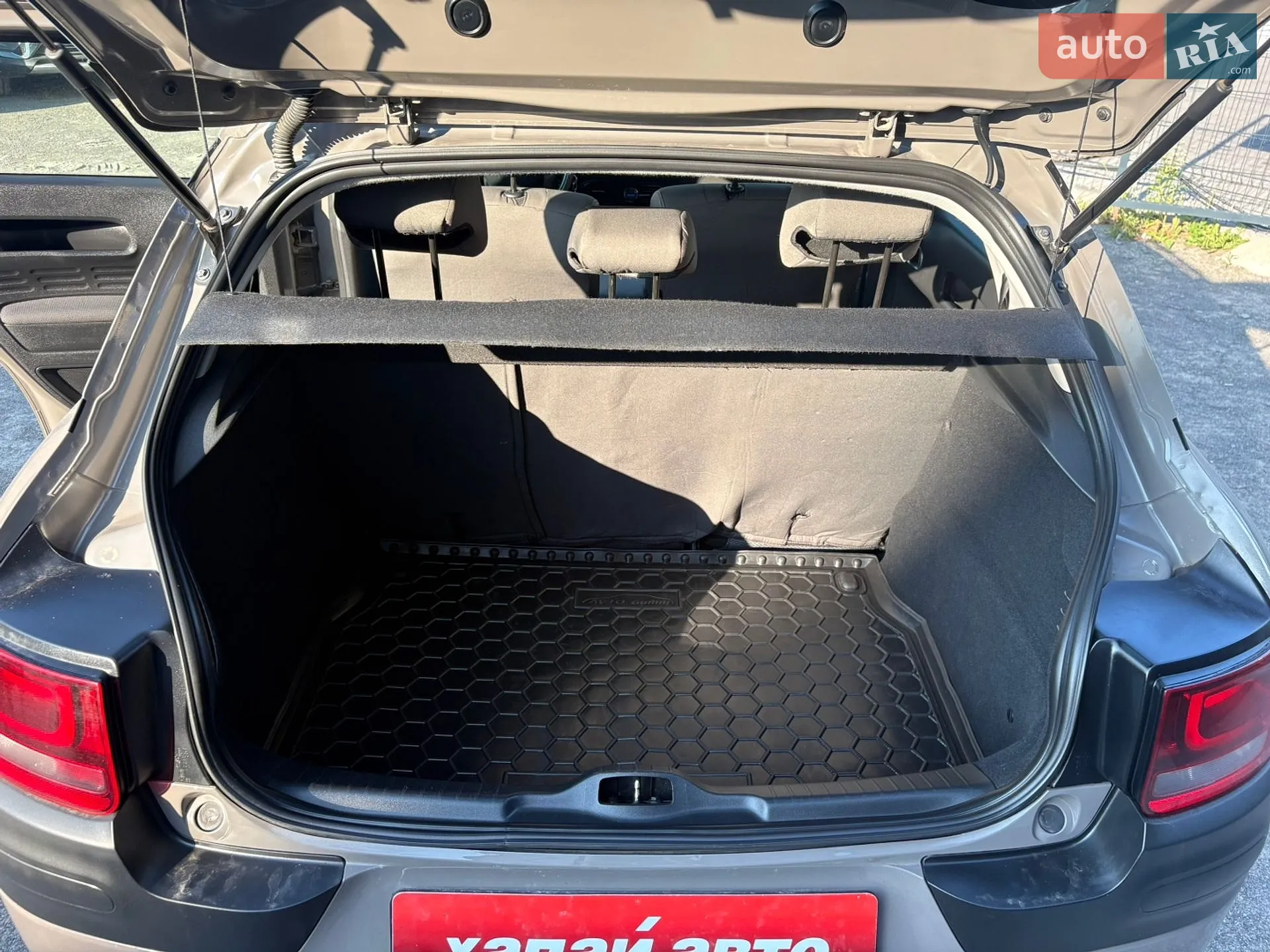 2017 Citroen C4 Cactus - мініатюра 15