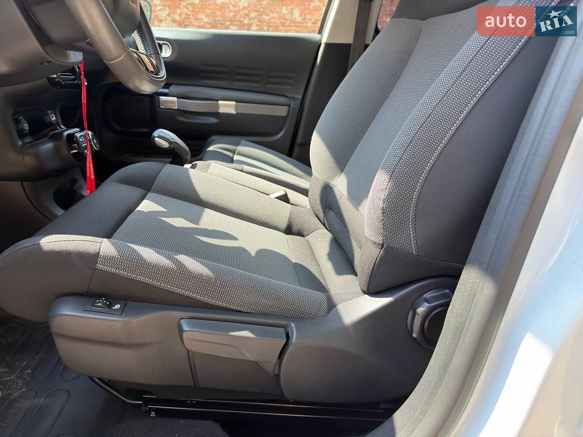 2015 Citroen C4 Cactus - мініатюра 11