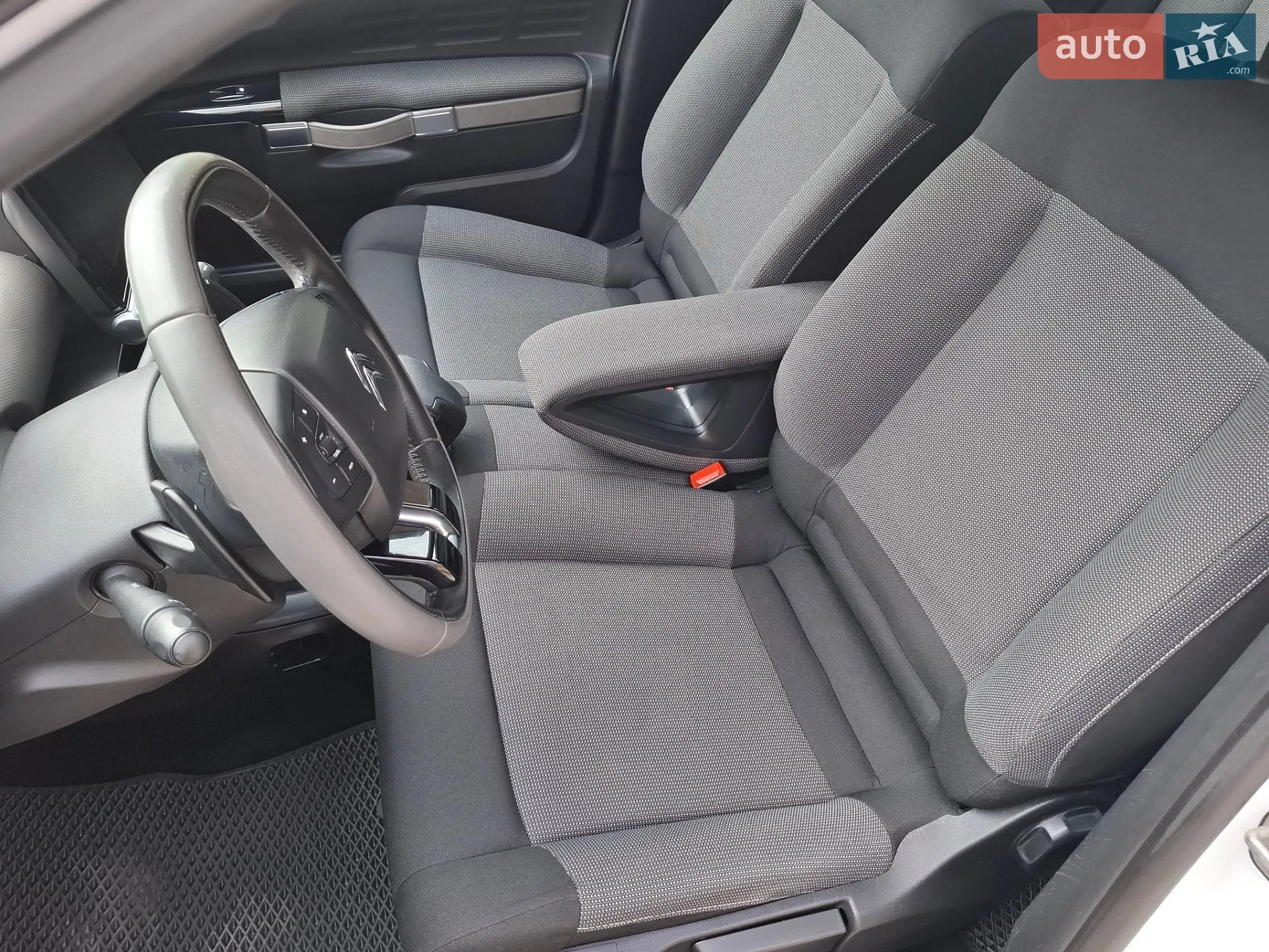 2017 Citroen C4 Cactus - мініатюра 17