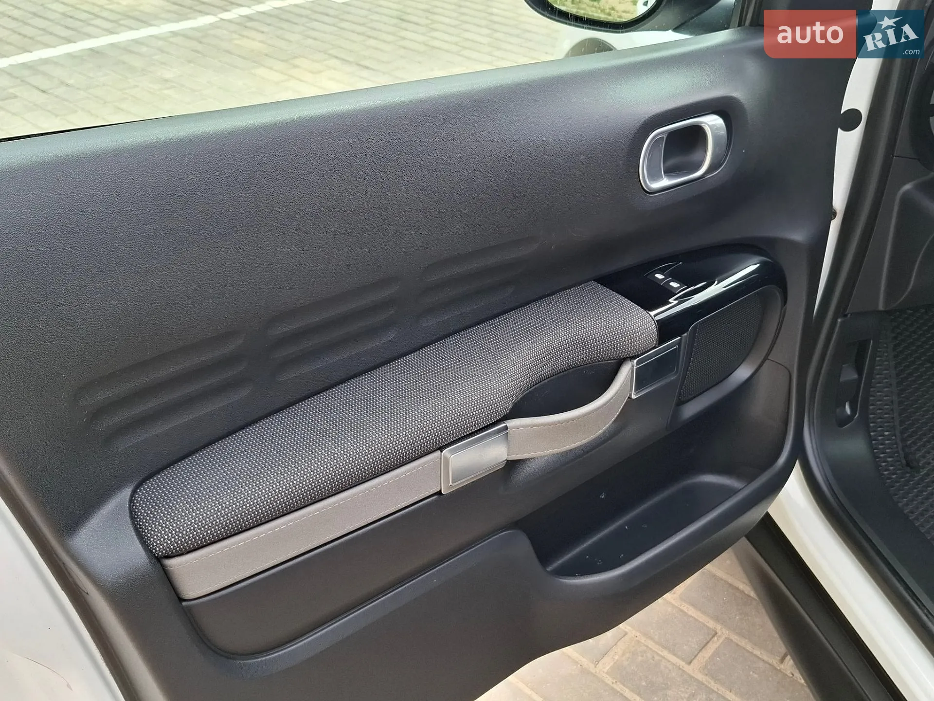 2017 Citroen C4 Cactus - мініатюра 21