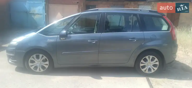 Citroen C4 Picasso 2011 VIN VF7UA9HR8BJ603589 фото оголошення 2 з 48