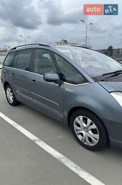 Микровэн Citroen C4 Picasso 2011 в 