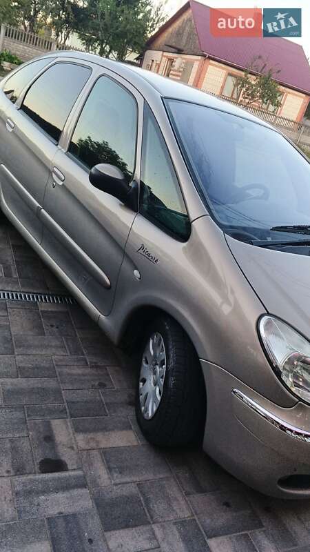 Минивэн Citroen C4 Picasso 2005 в 