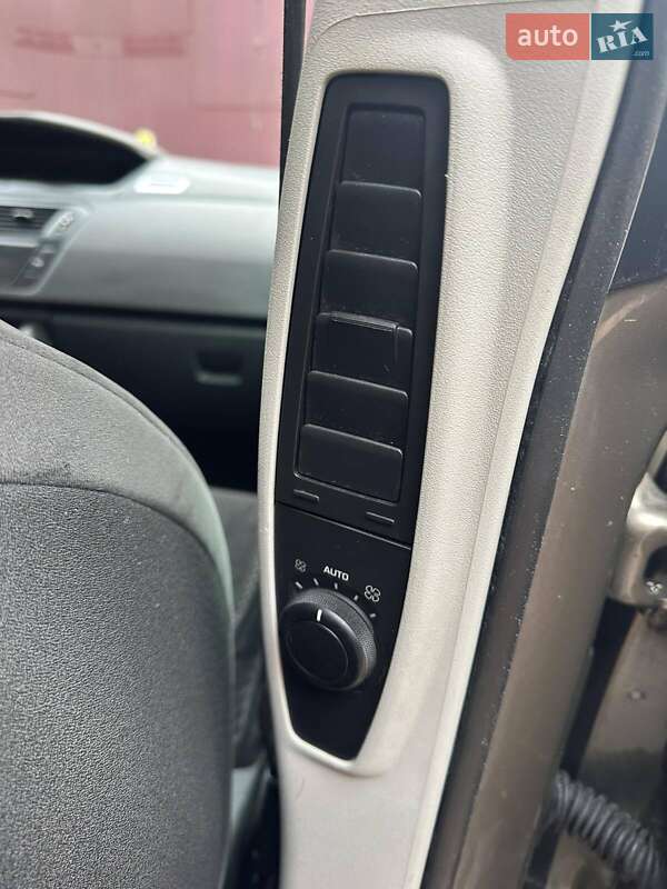 Мінівен Citroen C4 Picasso 2007 в Львові фото 40 Мінівен Citroen C4 Picasso 2007 в Львові