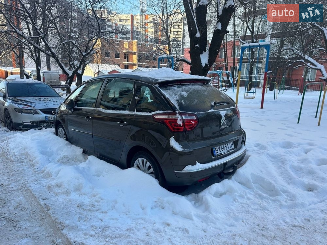 Продам Citroën C4 Picasso у дуже хорошому стані.

Кузов в ідеальному стані — без ДТП, без рижиків, без підкрасів
Салон доглянутий, чистий, не затертий
Двигун працює рівно, заводиться без проблем
Коробка перемикає плавно, без ривків
Підвіска без сторонніх звуків

Комплектація:
 • клімат-контроль
 • круїз-контроль
 • мультируль
 • електросклопідіймачі
 • електродзеркала
 • бортовий комп’ютер
 • ABS, ESP
 • подушки безпеки
 • велике лобове скло (дуже хороший огляд)

Авто комфортне, просторе, ідеально підходить для сім’ї та дальніх поїздок.
Документи в порядку, будь-яке переоформлення.

Також розгляну обмін.

Торг біля авто
Дзвоніть — відповім на всі питання.