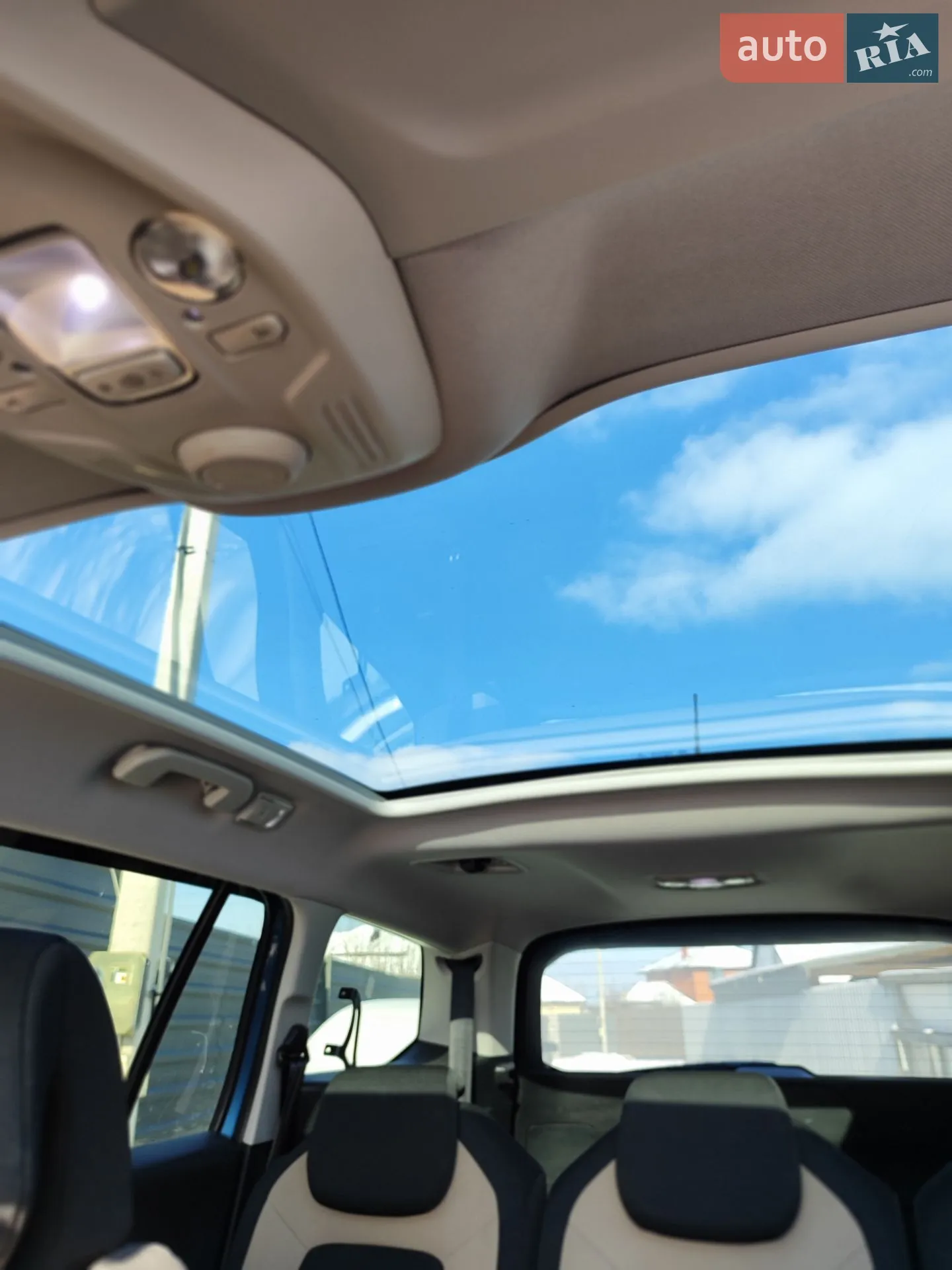 2015 Citroen C4 Picasso - мініатюра 17