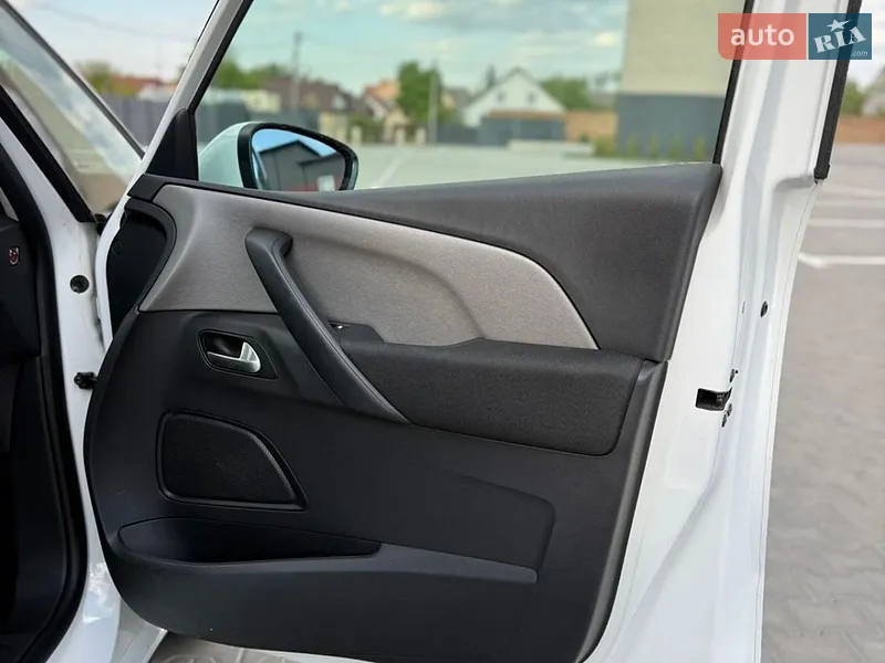 Citroen C4 Picasso 2015 VIN VF73EBHZTFJ859929 фото оголошення 33 з 66