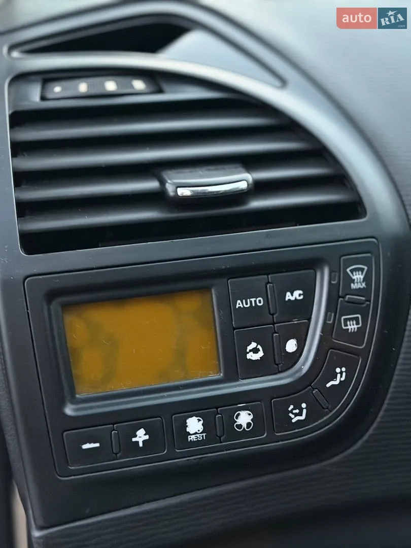 2013 Citroen C4 Picasso - мініатюра 23