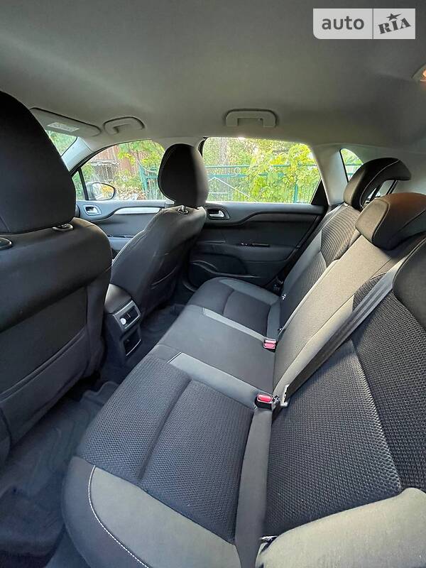 Хэтчбек Citroen C4 2017 в Ивано-Франковске фото 17 Хэтчбек Citroen C4 2017 в Ивано-Франковске