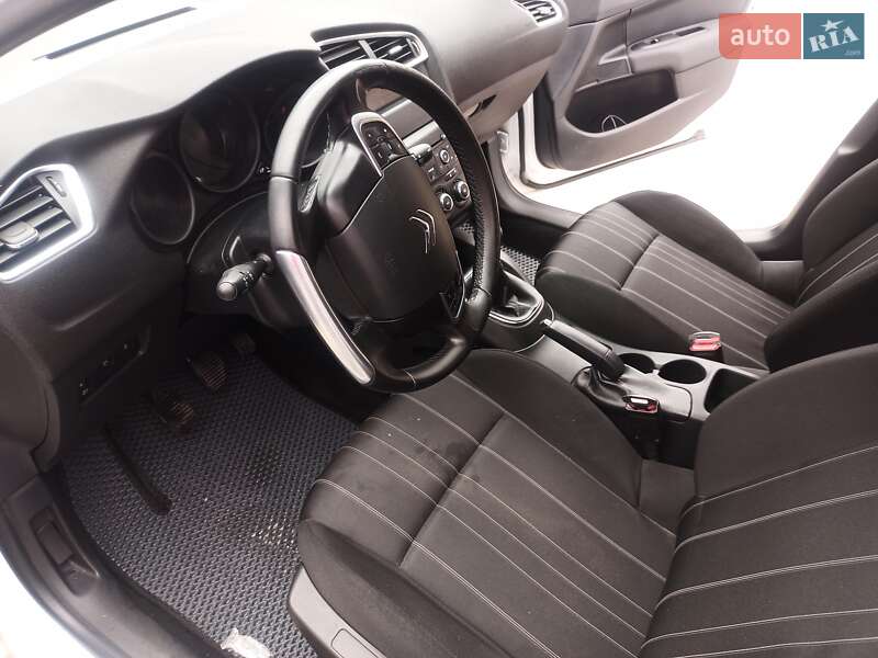 Хэтчбек Citroen C4 2017 в Львове