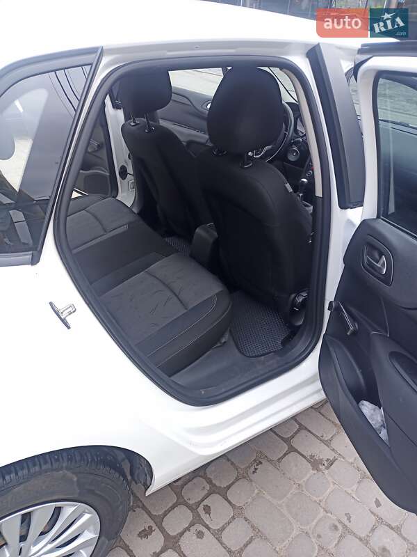 Хэтчбек Citroen C4 2017 в Львове