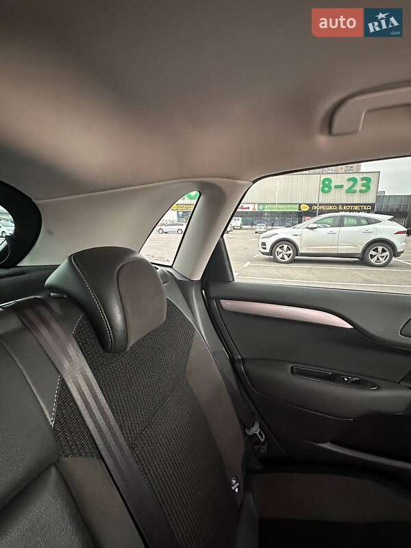 Хэтчбек Citroen C4 2016 в Киеве