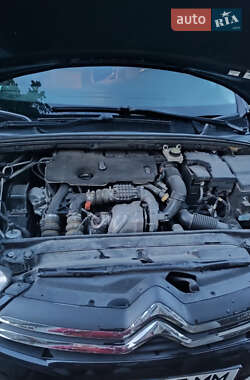 Хэтчбек Citroen C4 2013 в 