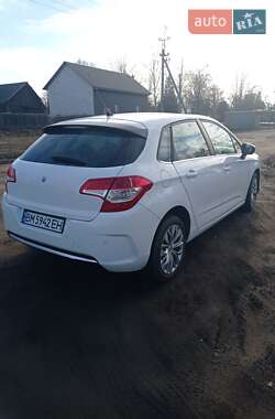 Хэтчбек Citroen C4 2014 в 