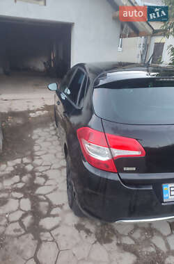 Хэтчбек Citroen C4 2013 в 