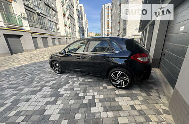 Хэтчбек Citroen C4 2011 в 