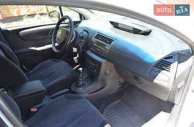 Хэтчбек Citroen C4 2010 в 