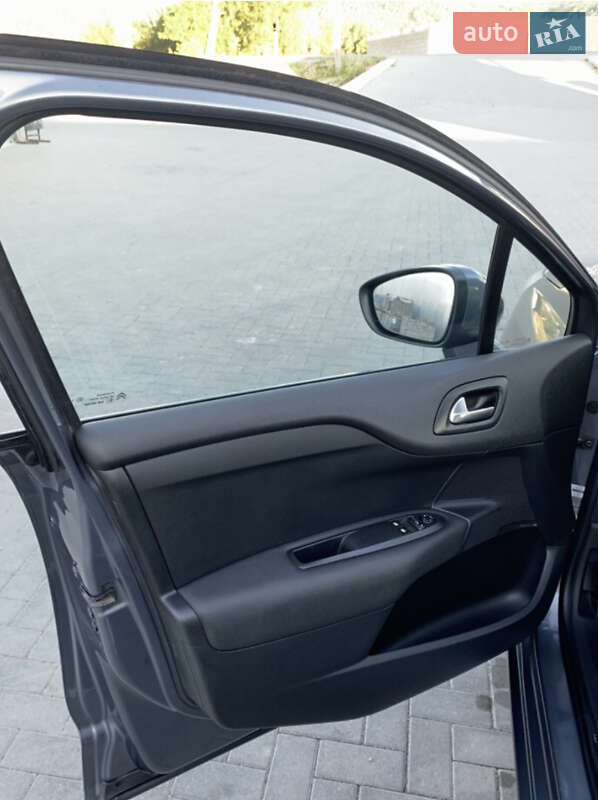 Хэтчбек Citroen C4 2011 в Ивано-Франковске фото 26 Хэтчбек Citroen C4 2011 в Ивано-Франковске