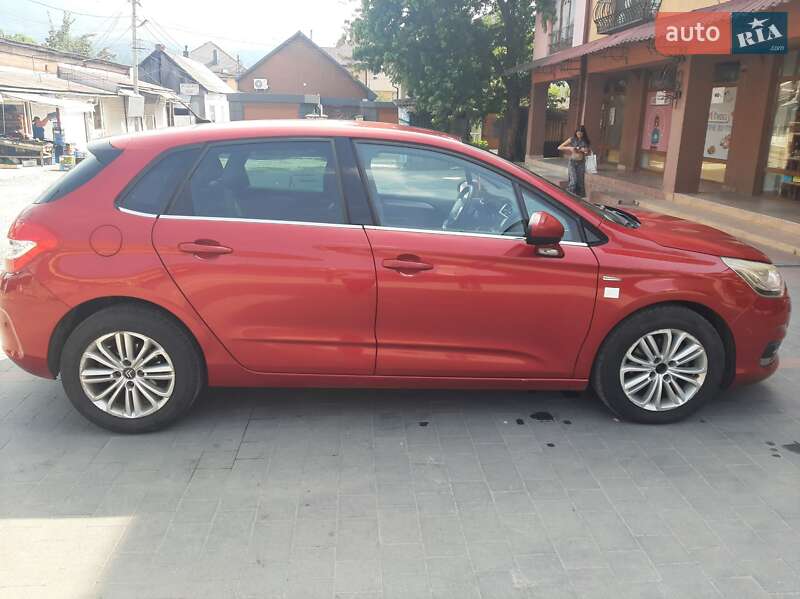 Хэтчбек Citroen C4 2013 в Тячеве
