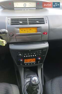 Хэтчбек Citroen C4 2009 в 