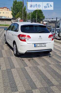 Хэтчбек Citroen C4 2013 в 