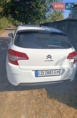 Хэтчбек Citroen C4 2012 в 