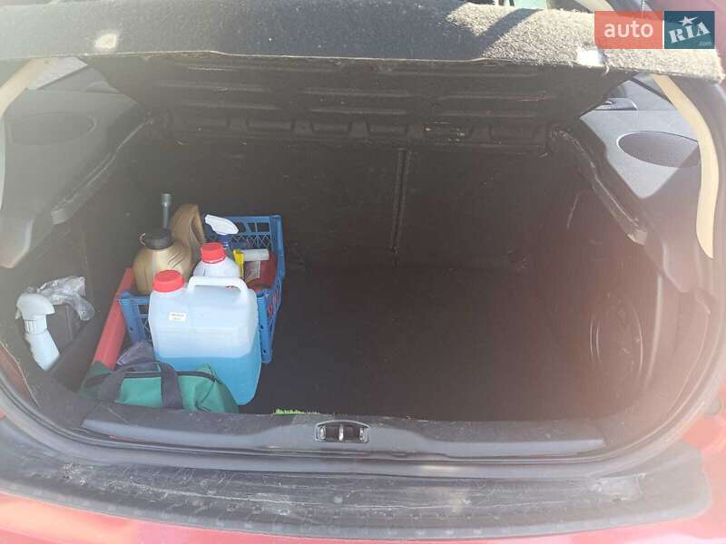 Хэтчбек Citroen C4 2006 в Новояворовске