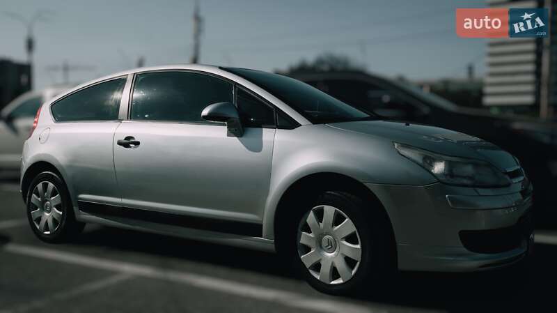 Купе Citroen C4 2006 в  фото Купе Citroen C4 2006 в