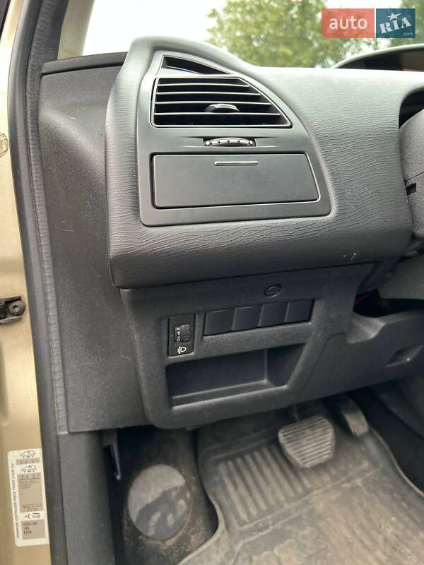 Хэтчбек Citroen C4 2006 в Киеве фото 13 Хэтчбек Citroen C4 2006 в Киеве