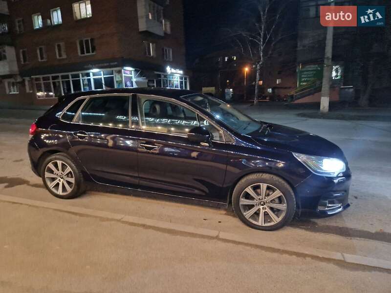 Хетчбек Citroen C4 2015 в Умані