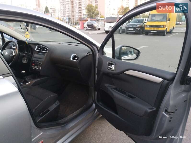 Хэтчбек Citroen C4 2015 в Киеве фото 7 Хэтчбек Citroen C4 2015 в Киеве