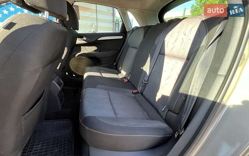 Хетчбек Citroen C4 2011 в Стрию
