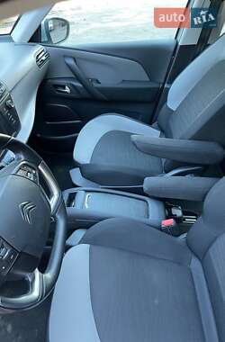 Хэтчбек Citroen C4 2016 в 