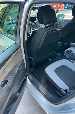Хэтчбек Citroen C4 2016 в 