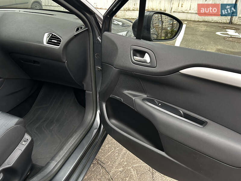 Хэтчбек Citroen C4 2013 в Киеве