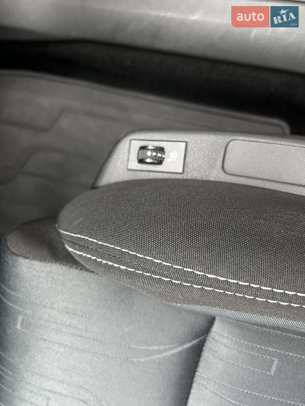 Хэтчбек Citroen C4 2013 в Киеве