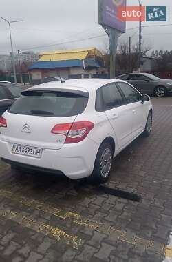 Хэтчбек Citroen C4 2012 в 