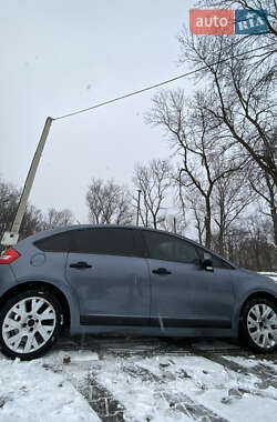 Хэтчбек Citroen C4 2004 в 