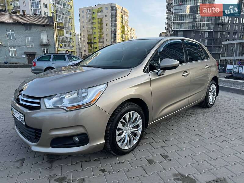 Хэтчбек Citroen C4 2012 в 