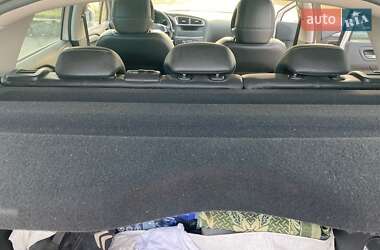 Хэтчбек Citroen C4 2013 в 