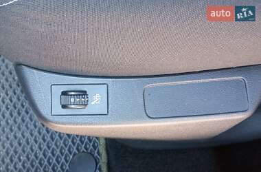 Хэтчбек Citroen C4 2012 в 