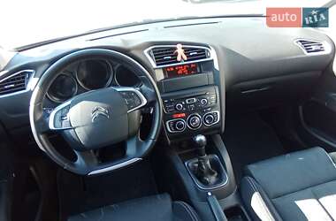 Хэтчбек Citroen C4 2012 в 