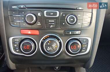 Хэтчбек Citroen C4 2012 в 