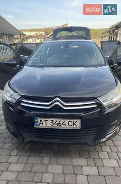 Хэтчбек Citroen C4 2012 в 