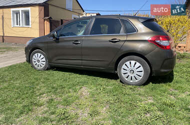 Хэтчбек Citroen C4 2014 в 