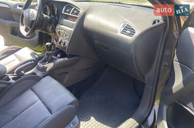 Хэтчбек Citroen C4 2014 в 