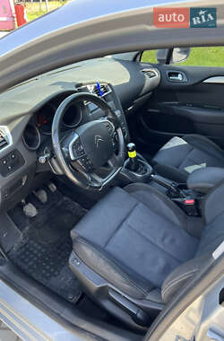 Хэтчбек Citroen C4 2011 в 