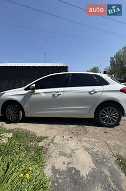 Хэтчбек Citroen C4 2011 в 