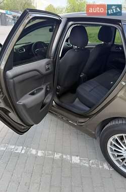 Хэтчбек Citroen C4 2014 в 